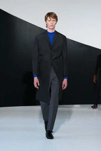 Look 60